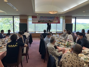 8 パーティー会場、代表理事挨拶.JPG